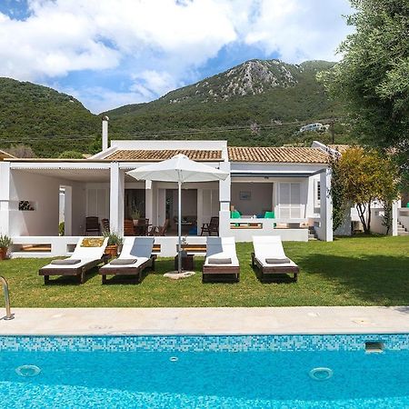 Villa Piedra Del Mar Beachfront By Villa2Be Барбати Экстерьер фото