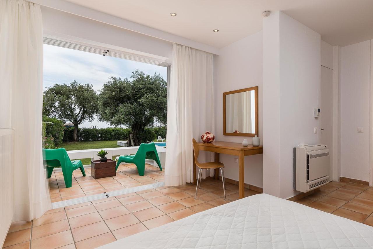 Villa Piedra Del Mar Beachfront By Villa2Be Барбати Экстерьер фото